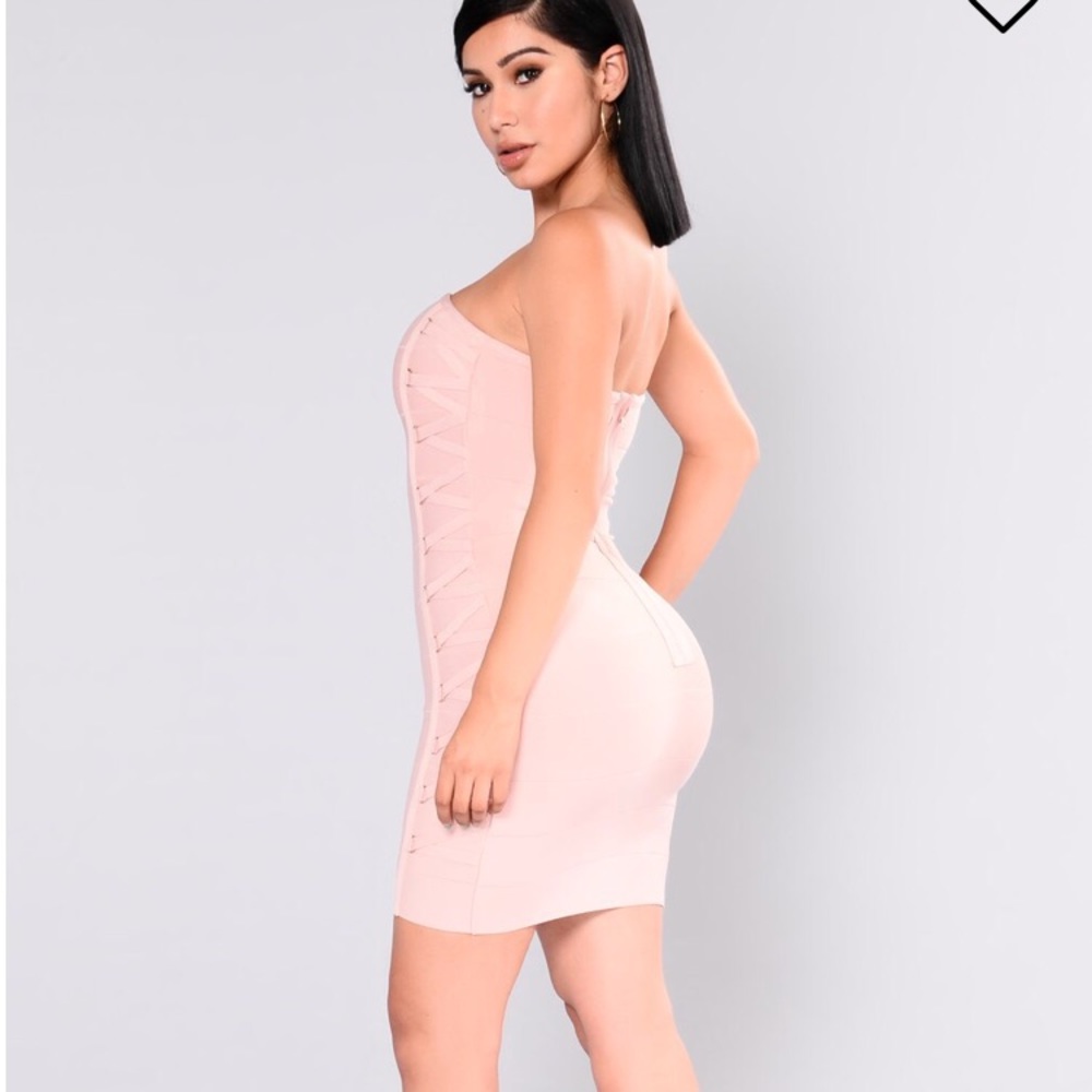 Dress - Picture 3 of 4